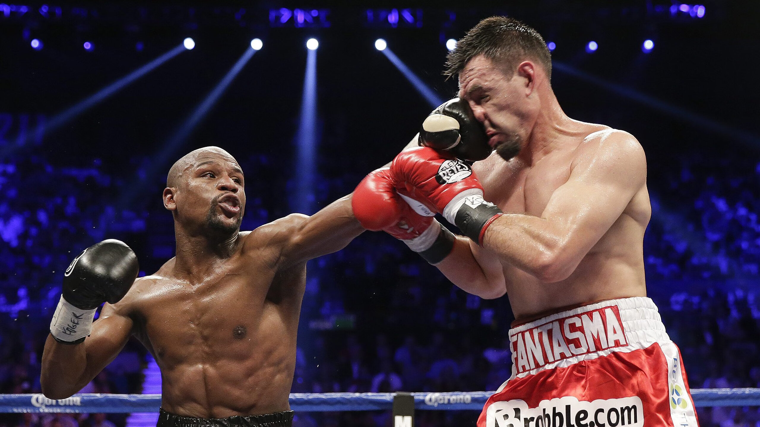 埃丝特·冈萨雷斯在世界杯中荣膺金靴奖，埃斯特班·冈萨雷斯